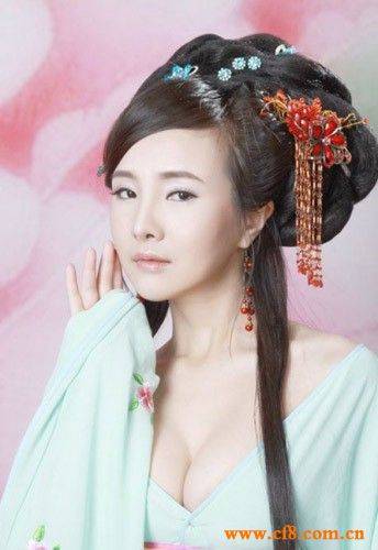 中国人均收入美元_中国人均税负1166美元(3)