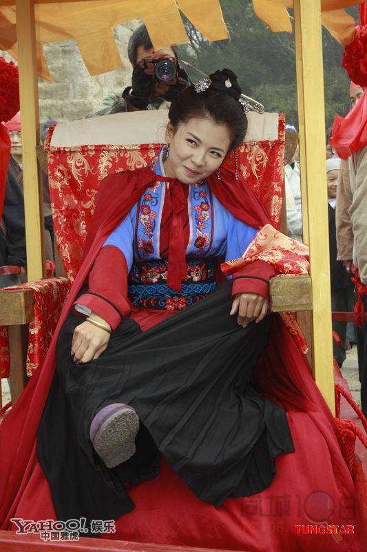 电视剧《妈祖》热拍 刘涛耍小动作频卖萌