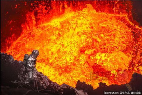 冒险家深入活火山感受地心热力(组图)