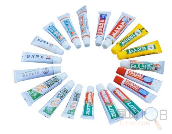 牙疼一个多月。用药物牙膏刷牙没效果。吃了药以后发现牙疼的那边嘴唇麻木了。会是什么原因