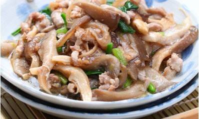 霸王炒菠菜鸭豆角平菇的做法图片