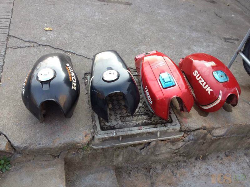 摩托车油箱怎么补