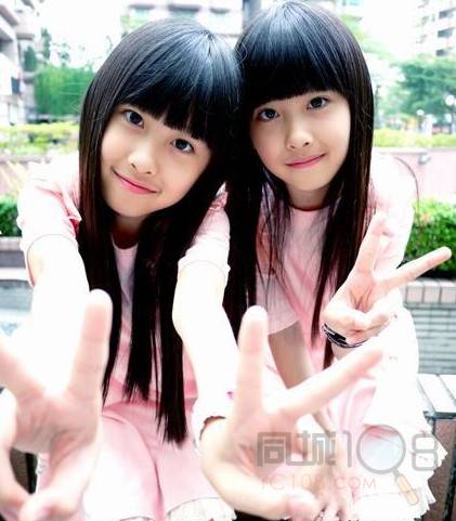 台湾双胞胎女孩长大图片